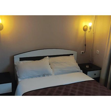 Hotel Lux ティビリシ エクステリア 写真