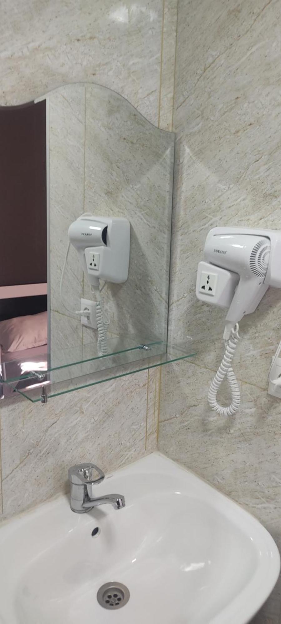 Hotel Lux ティビリシ エクステリア 写真