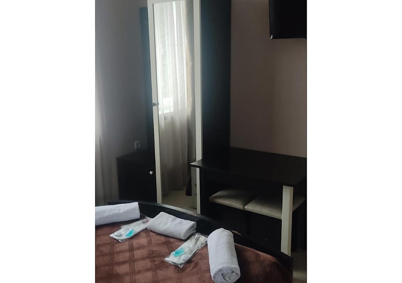 Hotel Lux ティビリシ エクステリア 写真